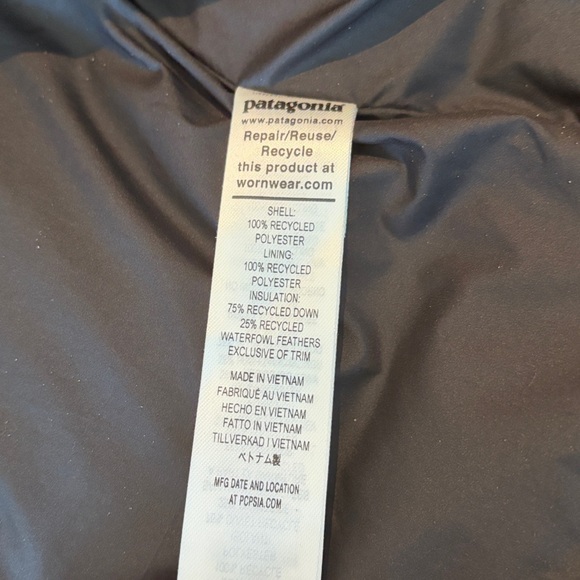 Patagonia Women's Black Hooded Puffer Jacket - Picture 8 of 12